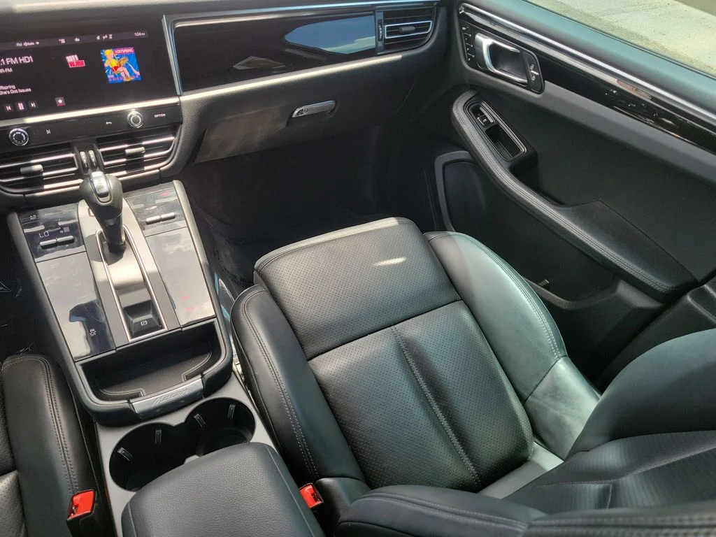 Used 2023 Chalk Porsche T image 11