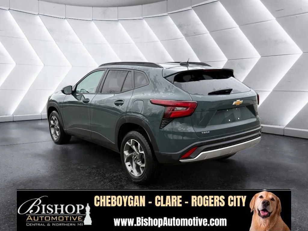 Pre-Owned 2025 Chevrolet Trax LT image 16