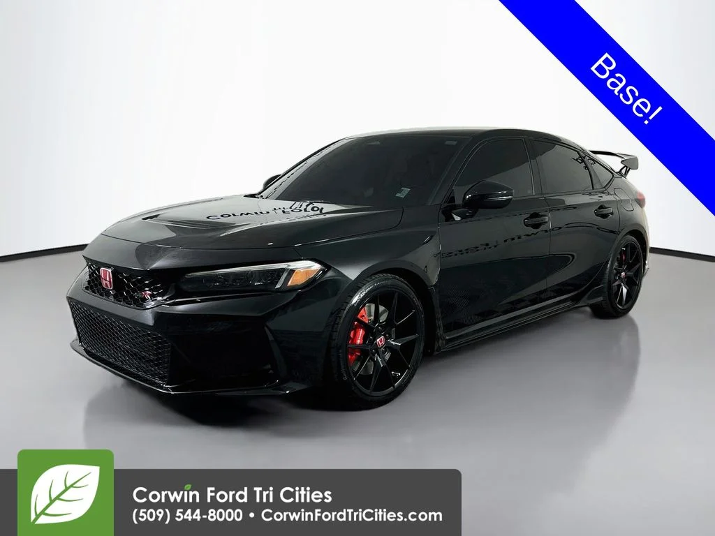 Used 2025 Crystal Black Pearl Honda  image 5