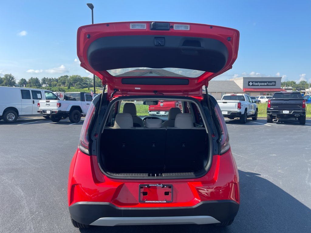 2024 Kia Soul LX - Photo 9