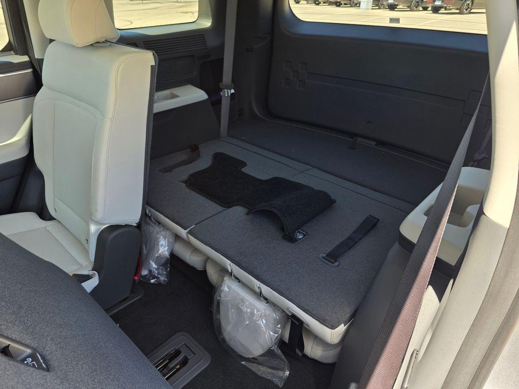 New 2026 Silver Hyundai SE image 17