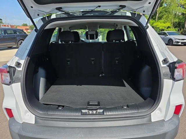 Used 2021 White Ford S image 13