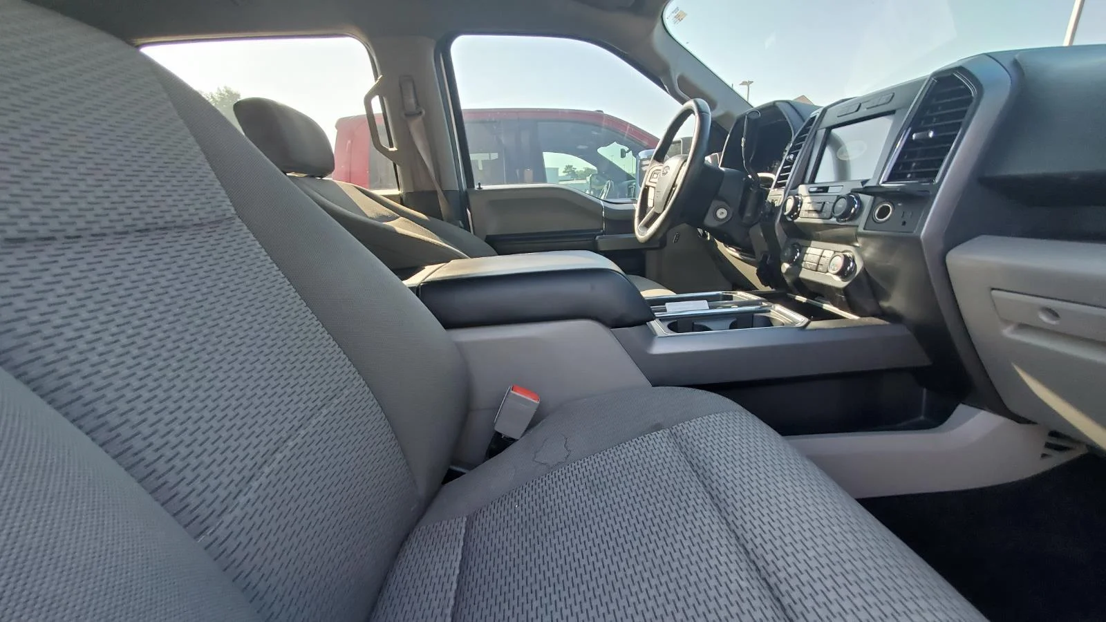 Used 2019 Ingot Silver Metallic Ford XL image 4