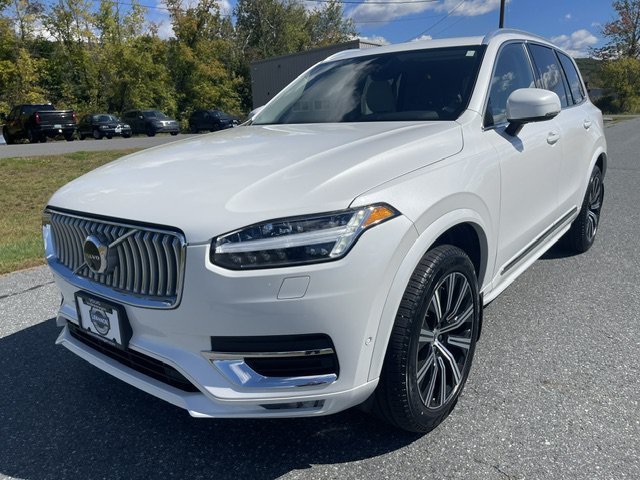 Used 2024 White Volvo Plus Bright Theme image 1