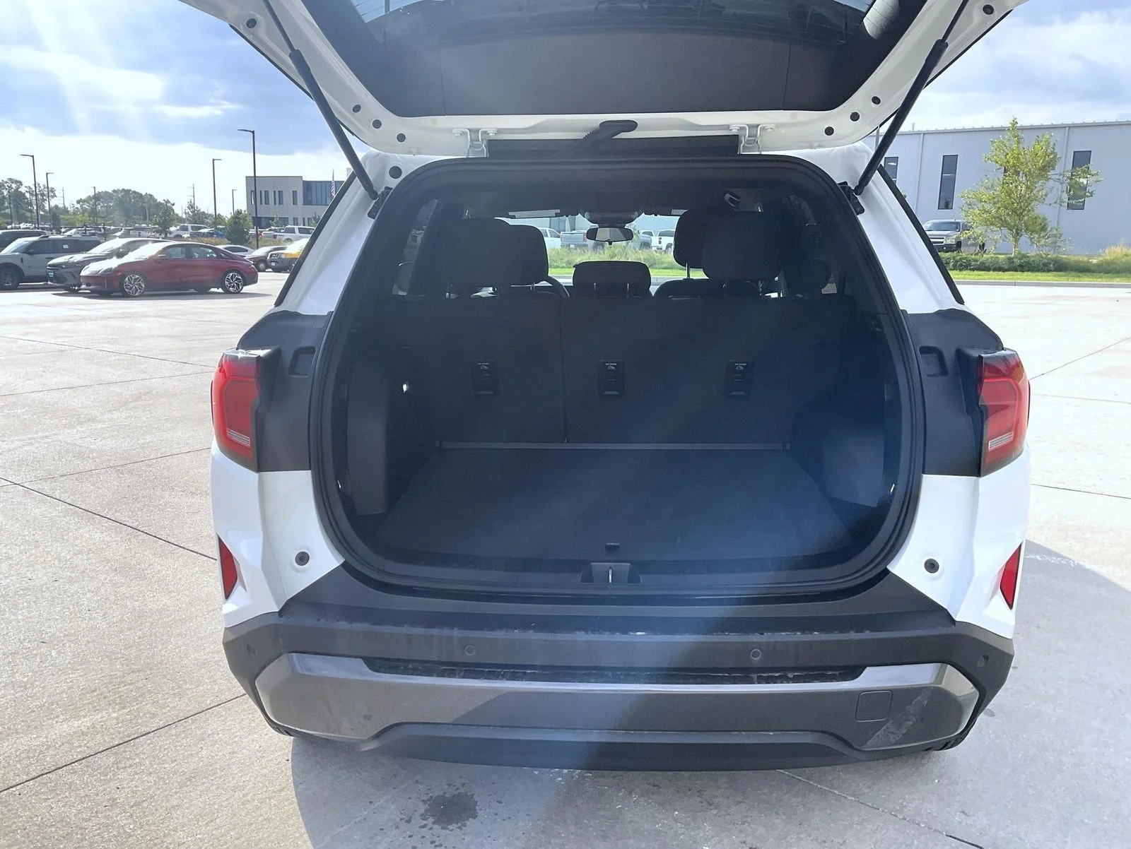 Used 2026 White GMC Elevation image 9