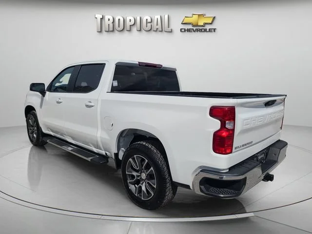 Used 2023 SUMMIT WHITE Chevrolet LT image 3