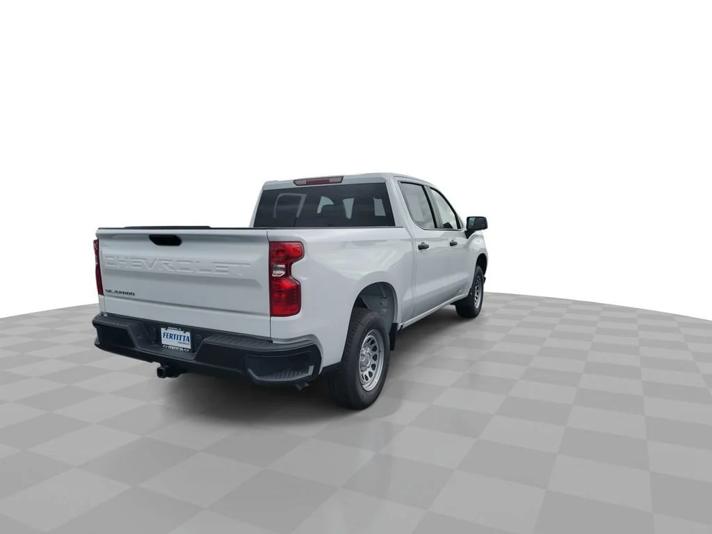 New 2026 Summit White Chevrolet WT image 8