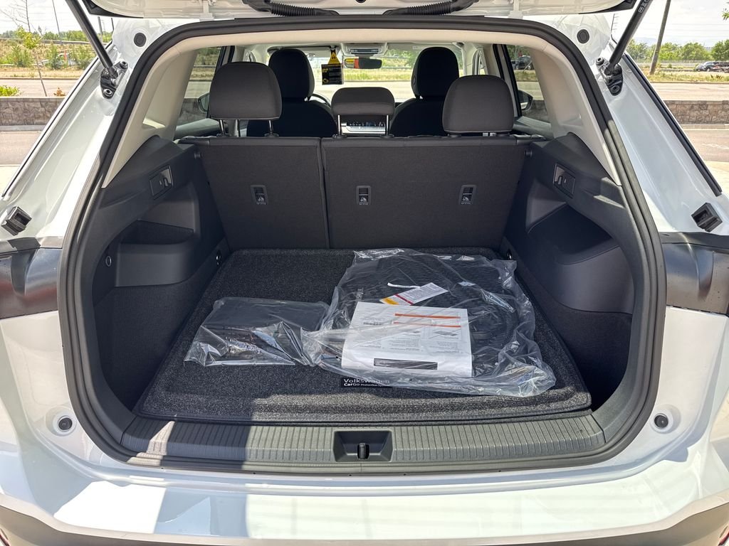 New 2026 Pure White Volkswagen 2.0T S image 26