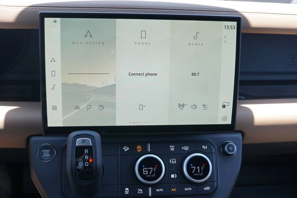 New 2026 Black Land Rover X-Dynamic SE image 14