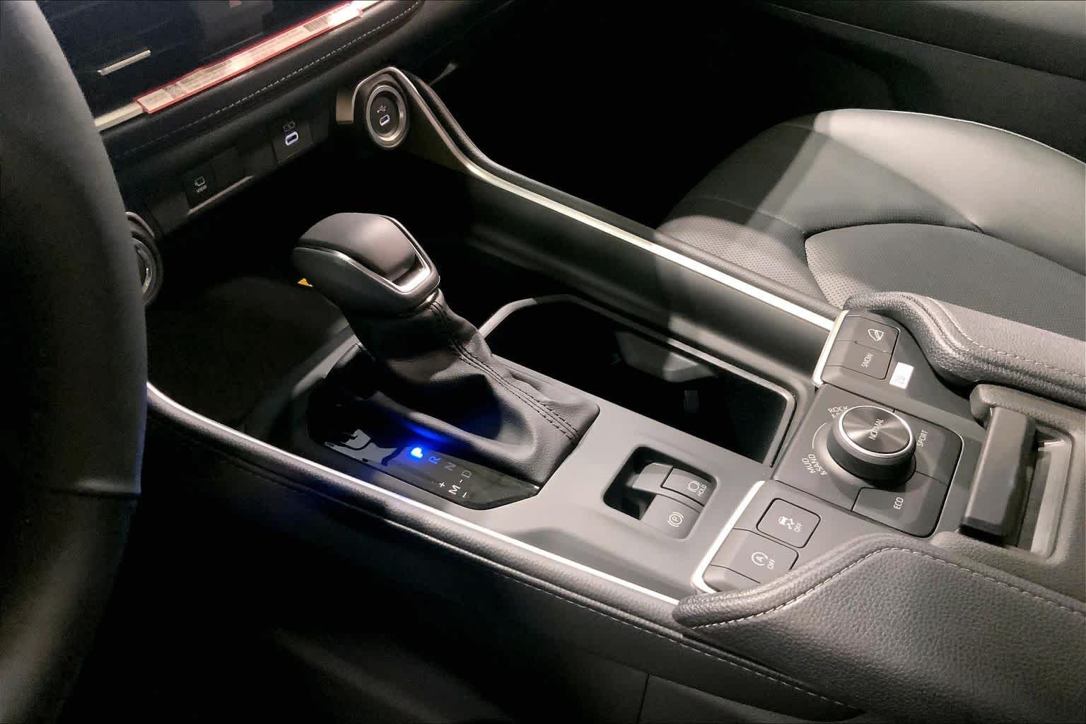New 2026 Wind Chill Pearl Toyota Platinum image 7