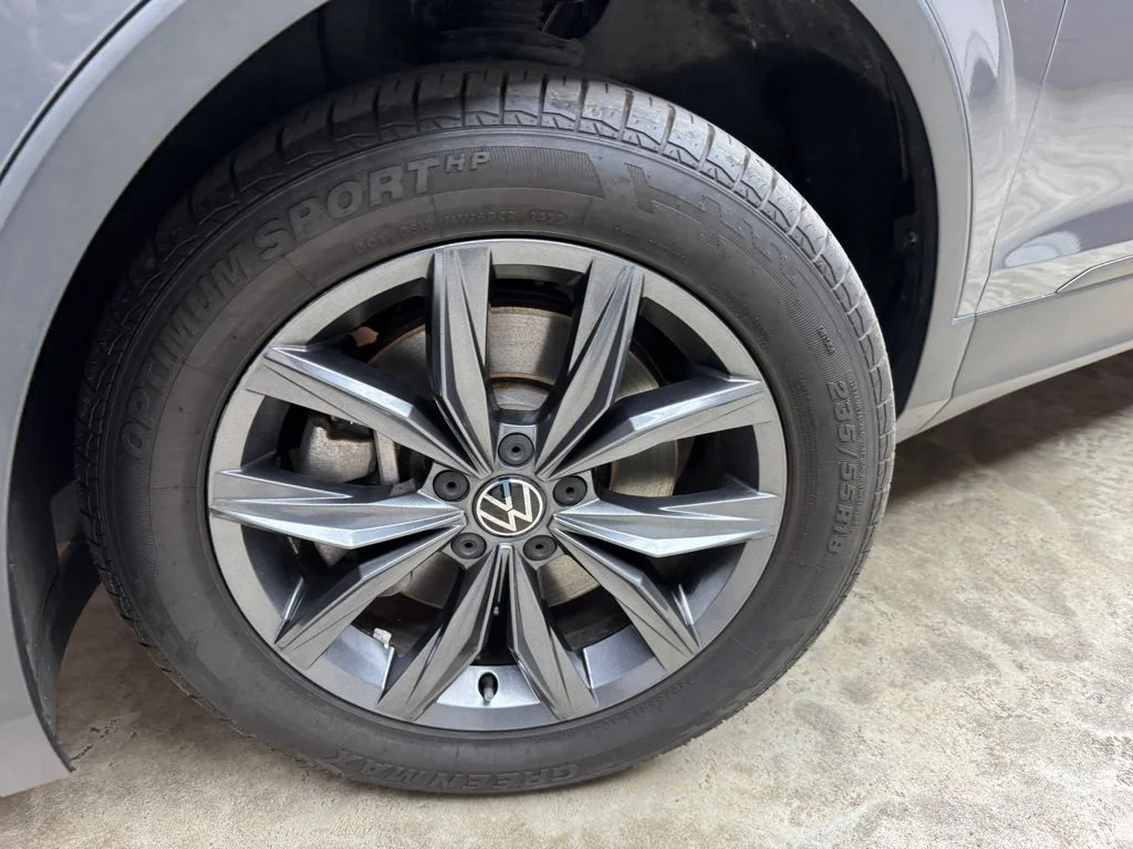 Certified Used 2022 Platinum Gray Metallic Volkswagen 2.0T SE image 27