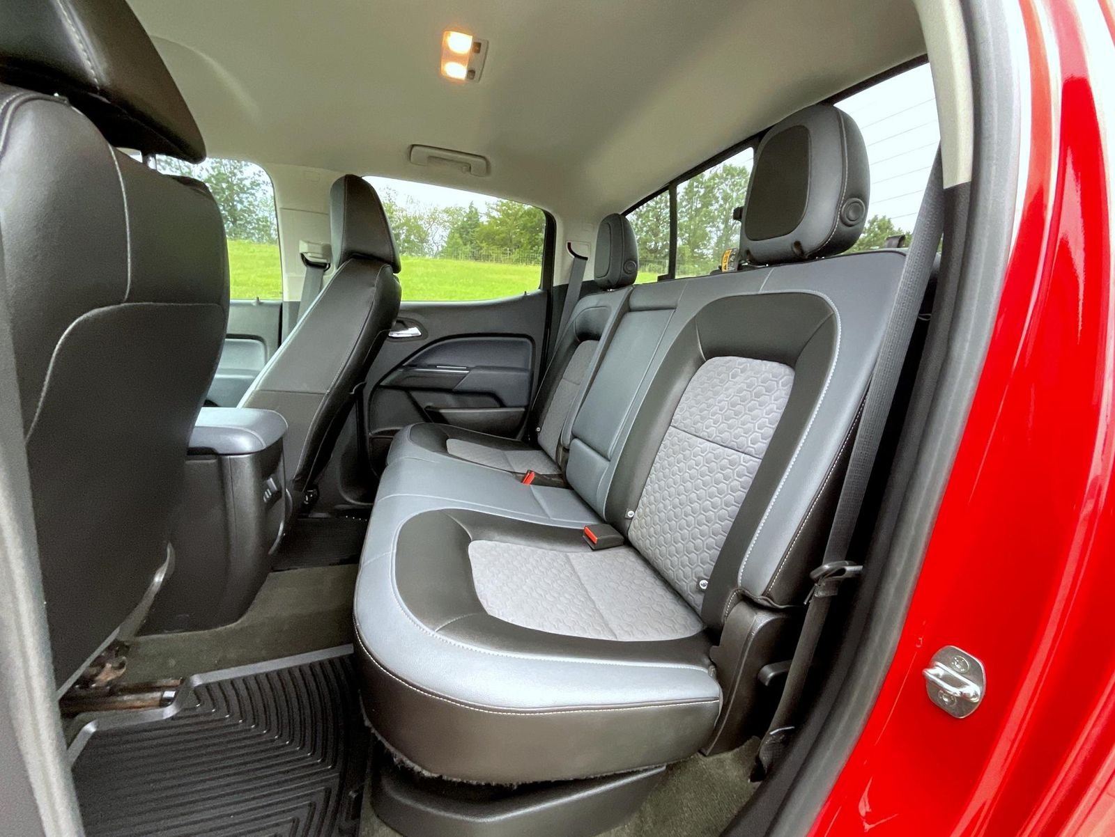 Used 2017 Red Chevrolet Z71 image 19