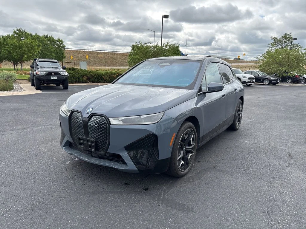 2023 BMW iX xDrive50's photo