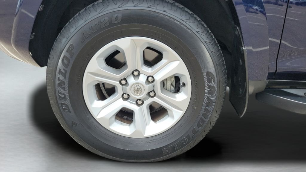 Used 2022 Blue Toyota SR5 image 25