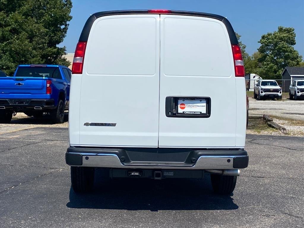 2025 Chevrolet Express Cargo Work Van - Photo 4