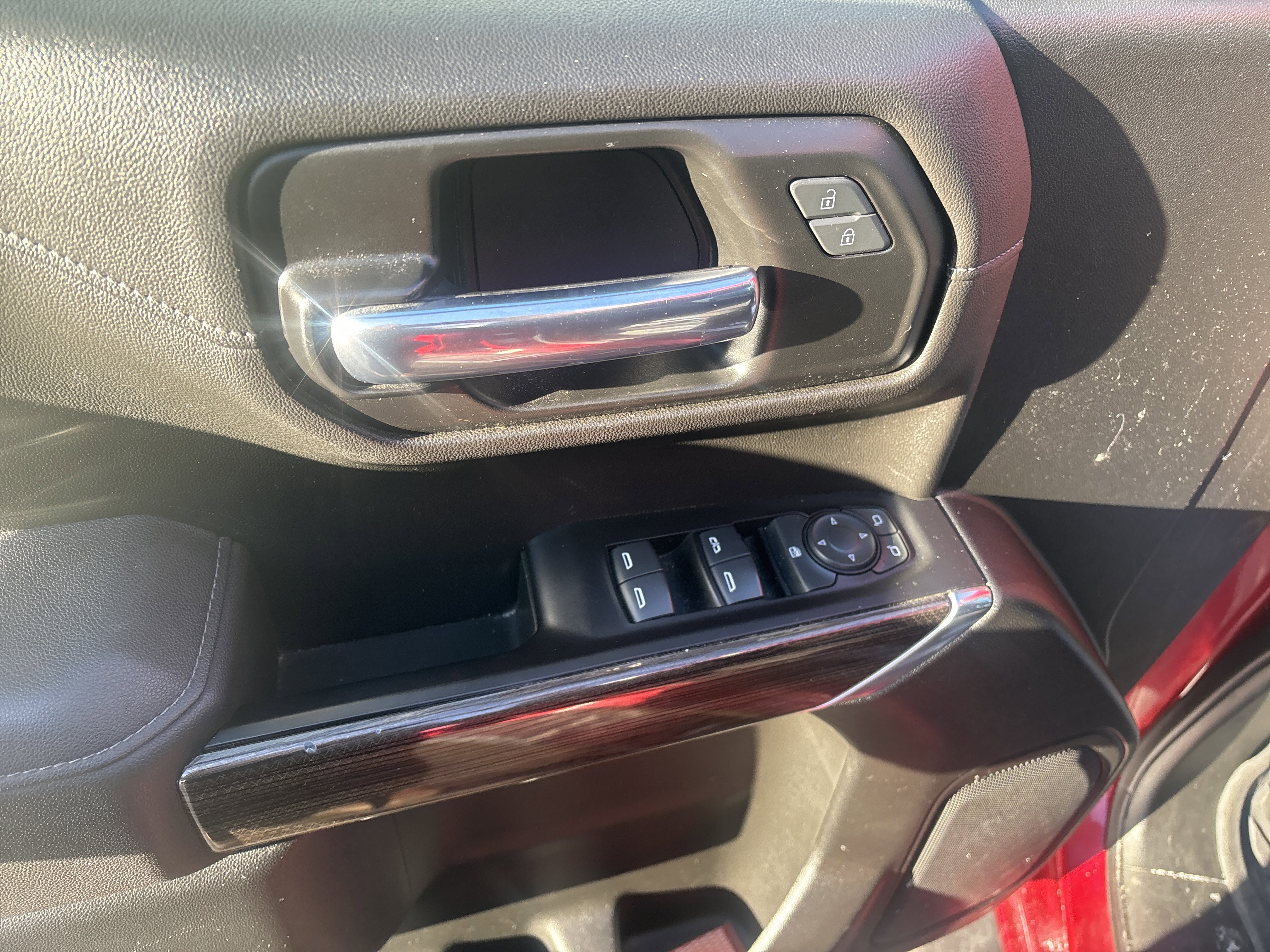 Used 2022 Cherry Red Tintcoat Chevrolet RST image 9