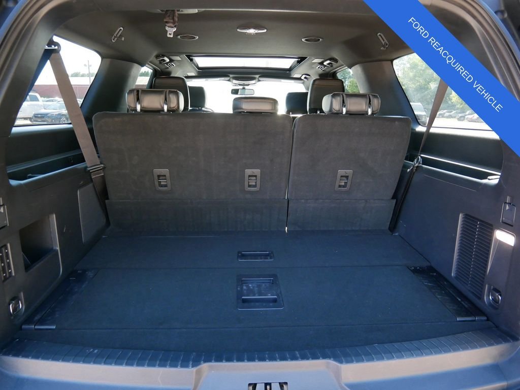 Used 2023  Ford Platinum image 10