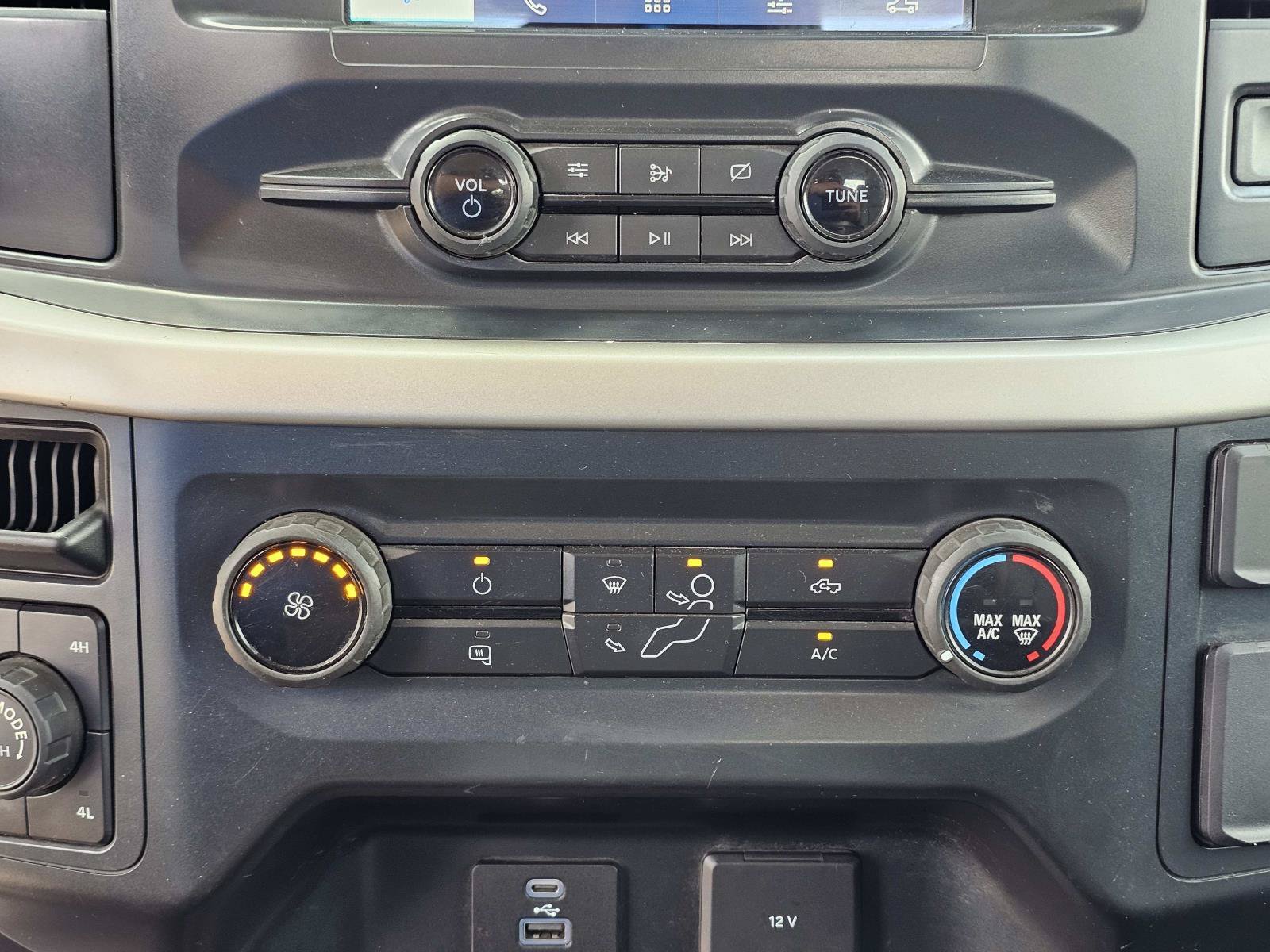 Used 2021 White Ford XL image 27