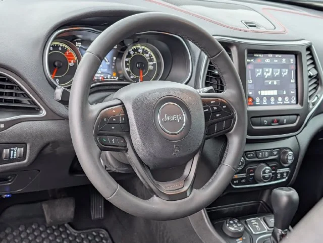Used 2021 Black Jeep Trailhawk image 17