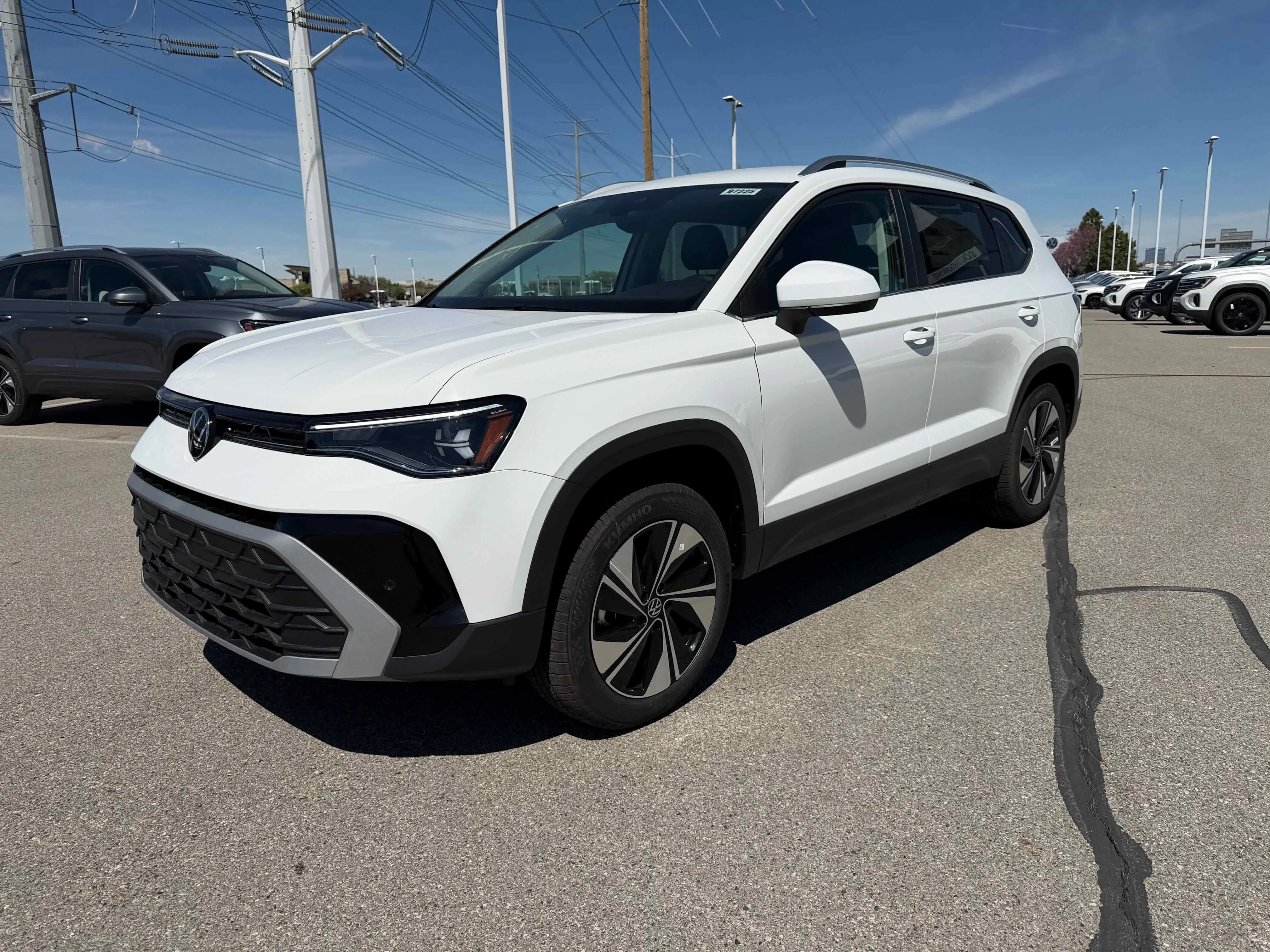 New 2026 Pure White Volkswagen SE image 12