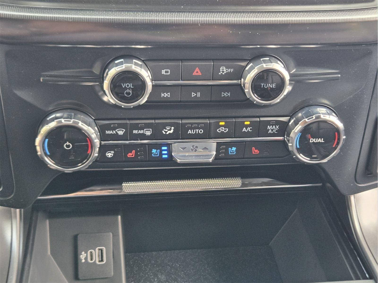 New 2026 Agate Black Metallic Ford Lariat® image 13