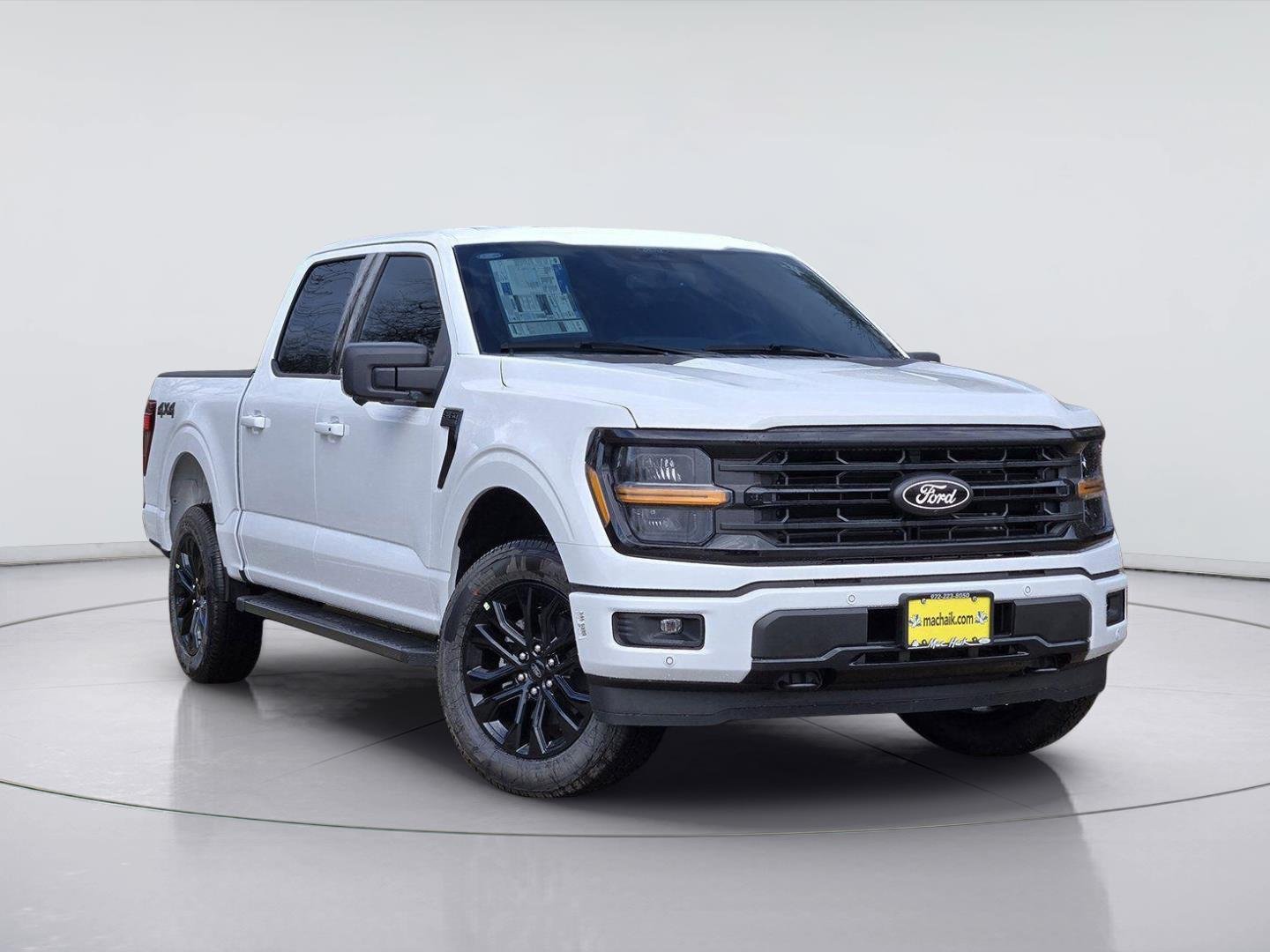 New 2026 Oxford White Ford XLT image 1
