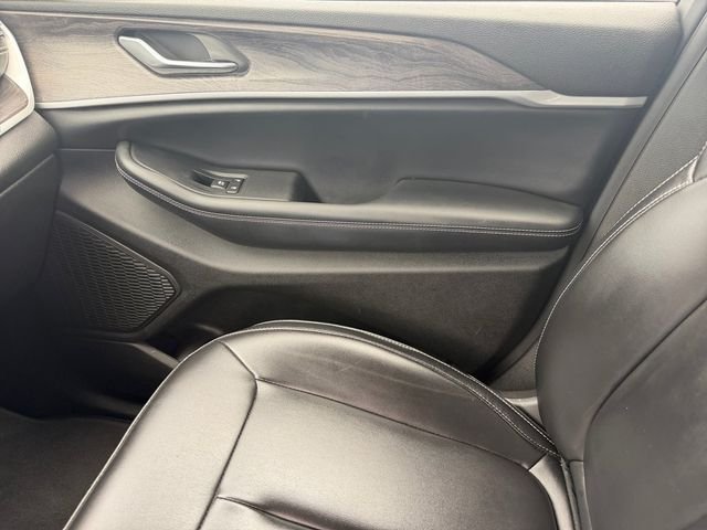 Used 2023 White Jeep Limited image 24