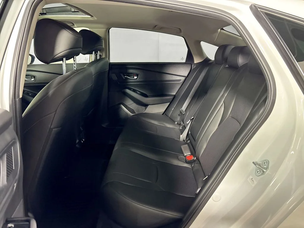 Used 2025 White Honda Touring image 21