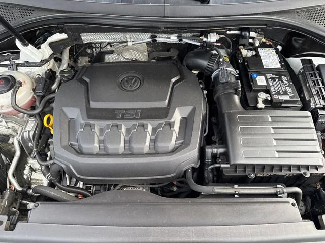 Used 2020  Volkswagen SEL Premium R-Line image 24
