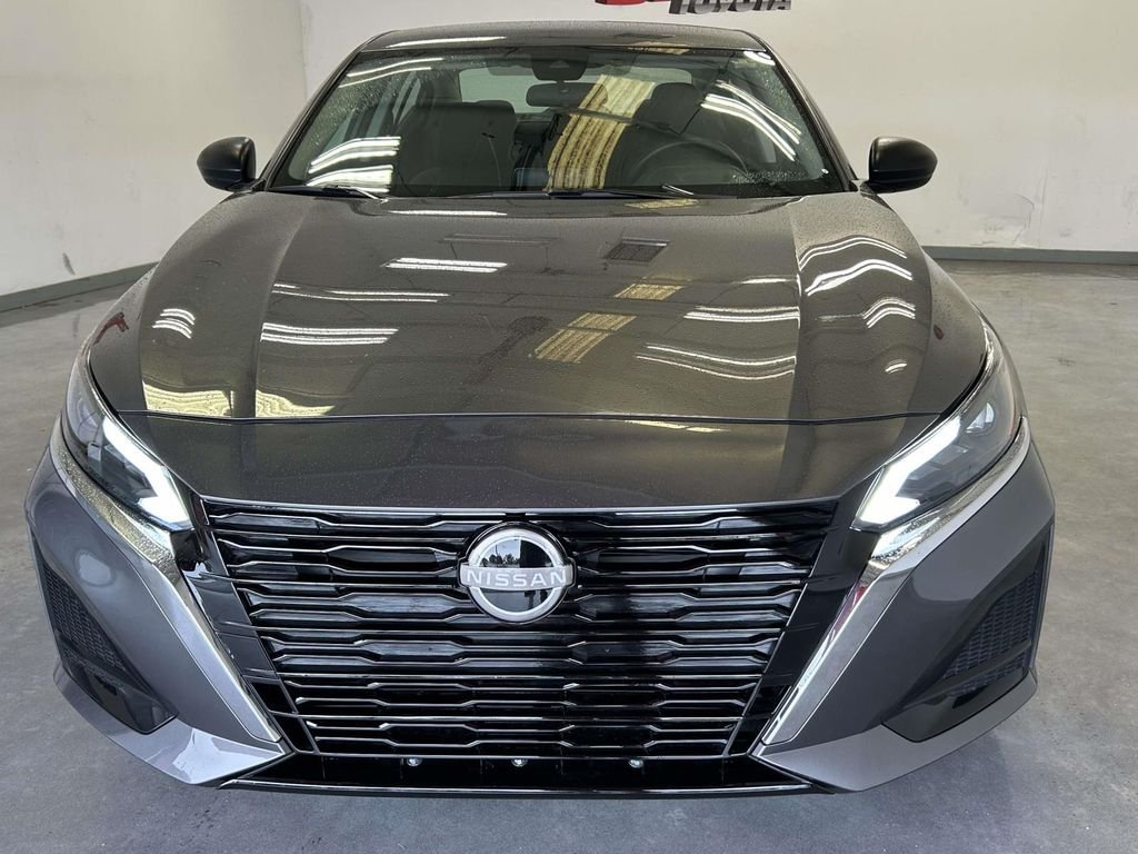 Used 2025 Gray Nissan 2.5 SV image 8