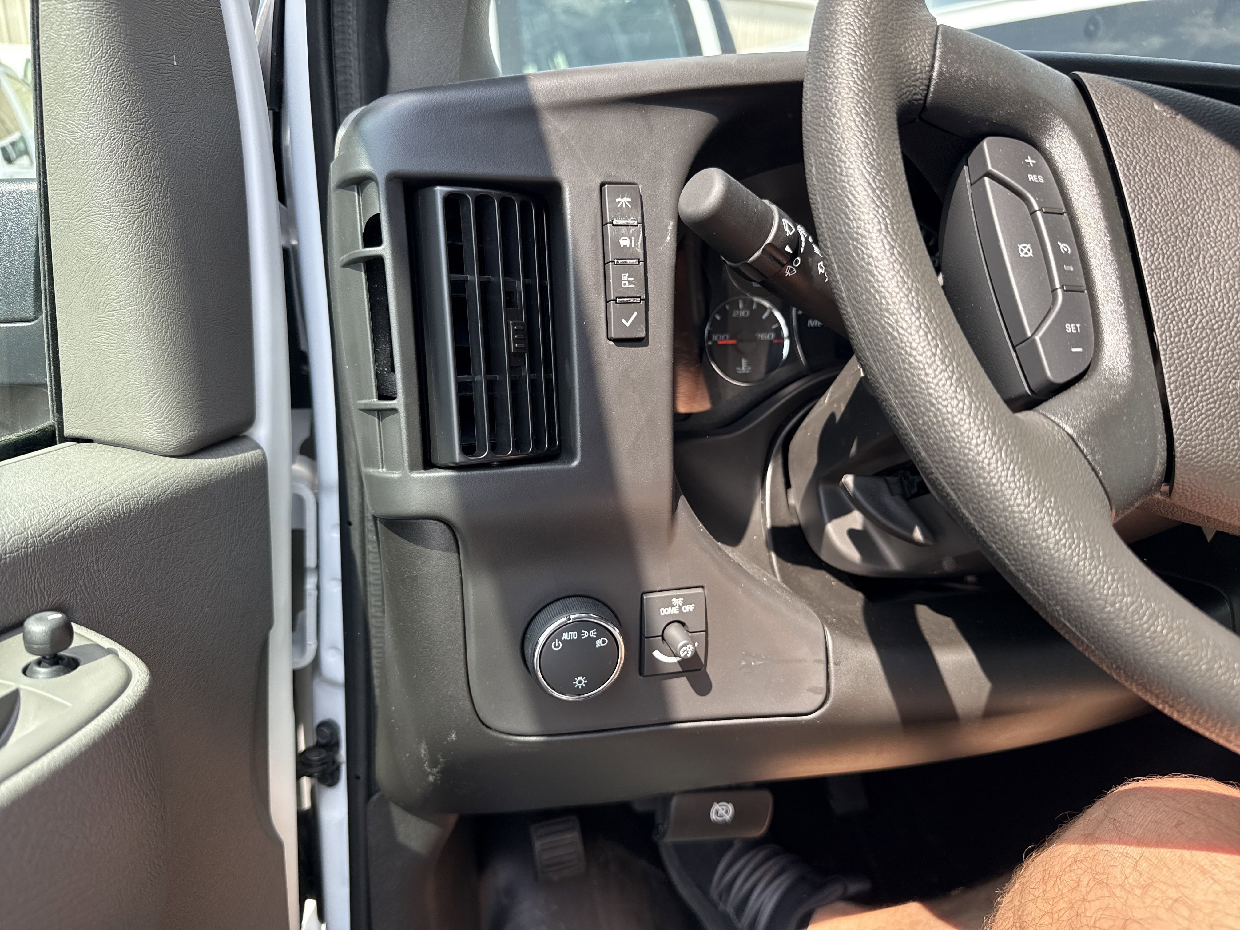 2025 Chevrolet Express Cargo Work Van - Photo 11