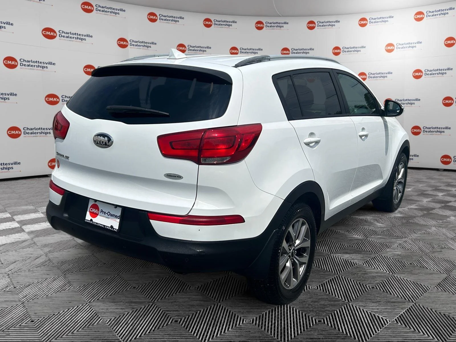 Used 2014 Clear White Kia LX image 5