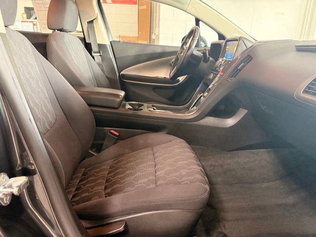 Used 2014 ASHEN GREY METALLIC Chevrolet STD image 28