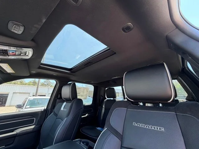 2025 RAM 3500 Laramie - Photo 16