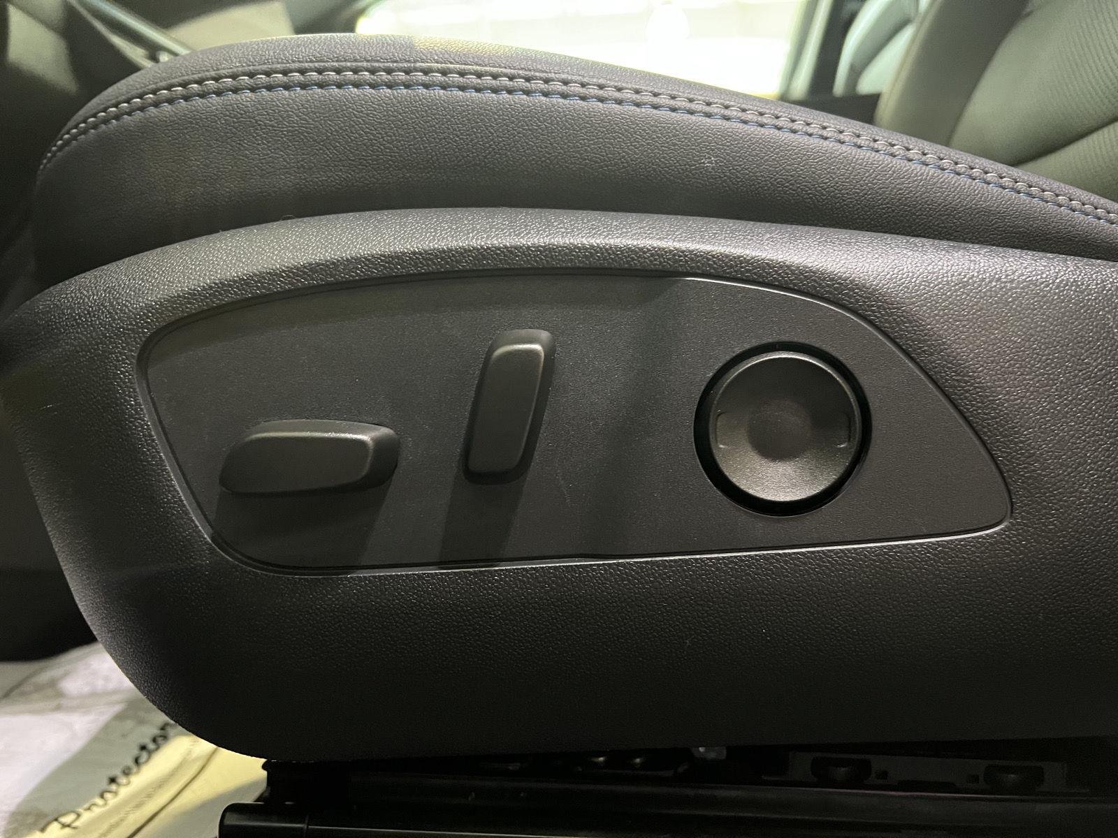 2026 Chevrolet Equinox EV 2LT - Photo 13
