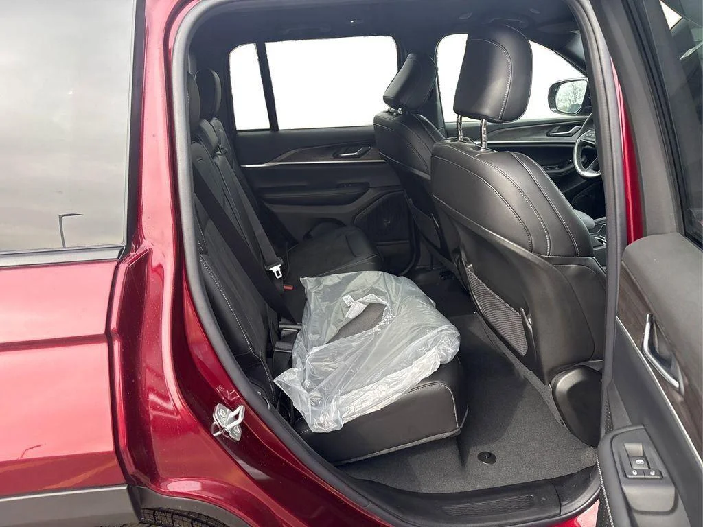 New 2026 Velvet Red Pearlcoat Jeep Laredo Altitude image 20