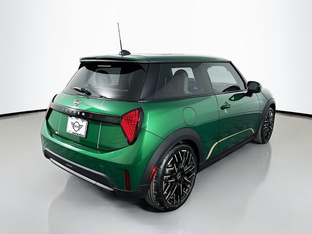 New 2026 Green MINI Iconic image 5