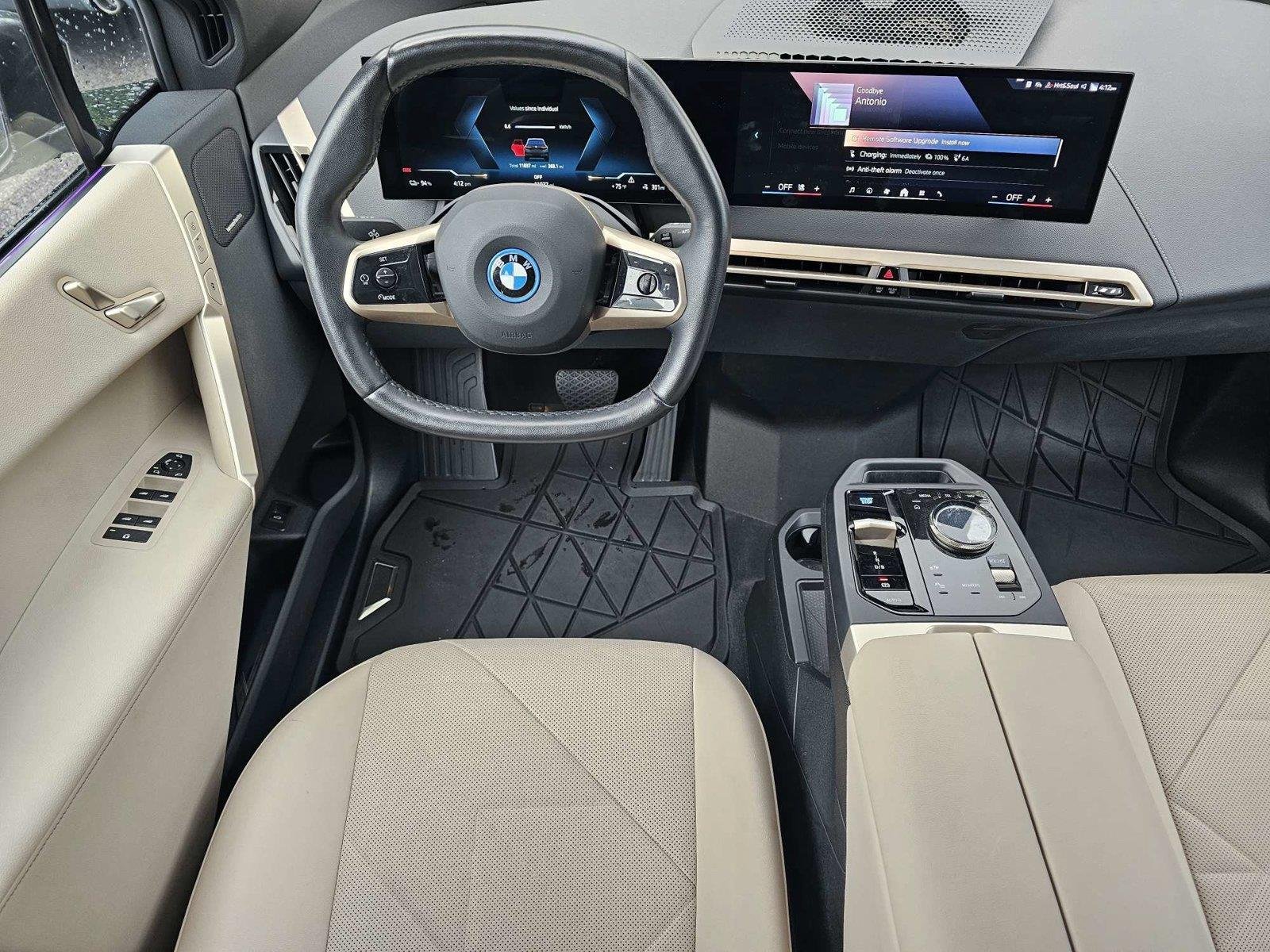 Used 2025 Dark Graphite Metallic BMW xDrive50 image 19