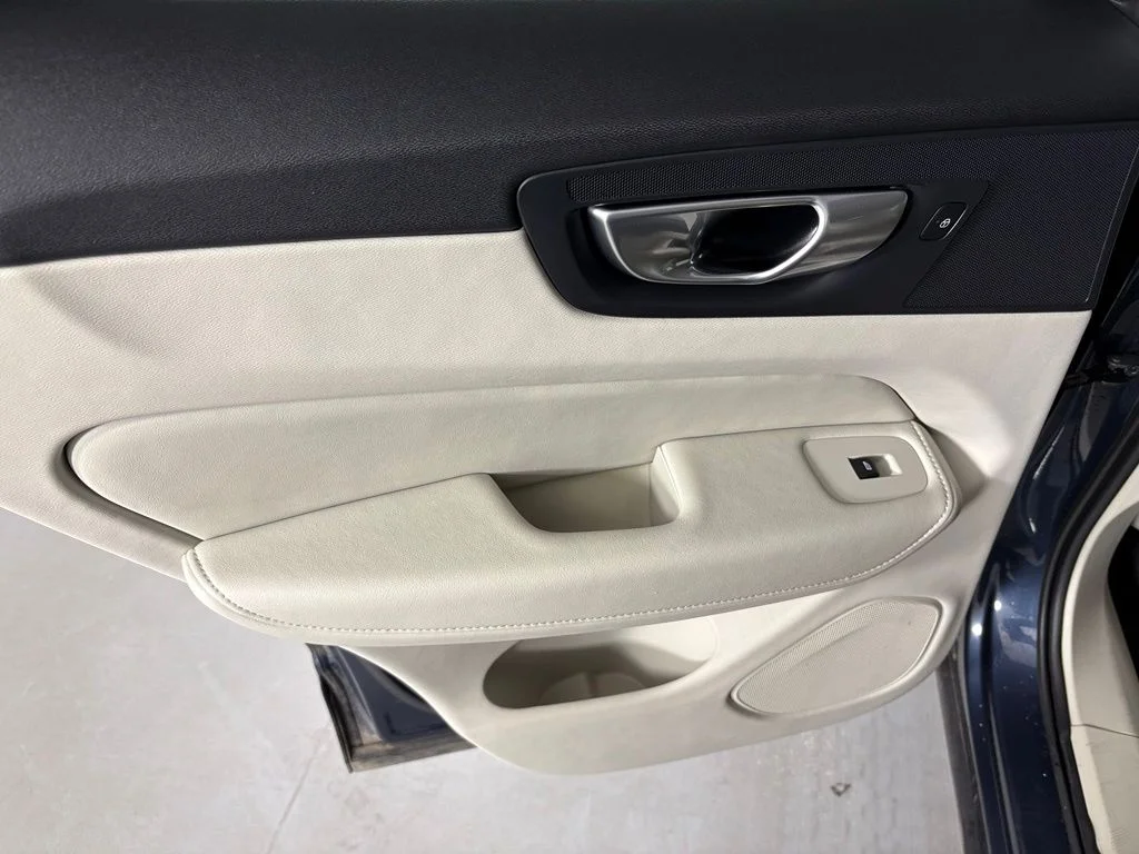 Used 2023 Denim Blue Metallic Volvo Plus image 36