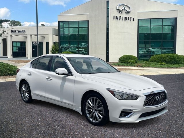 2023 INFINITI Q50 LUXE