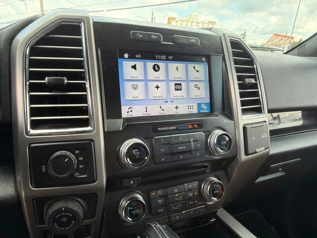 Used 2016 White Ford Platinum image 4