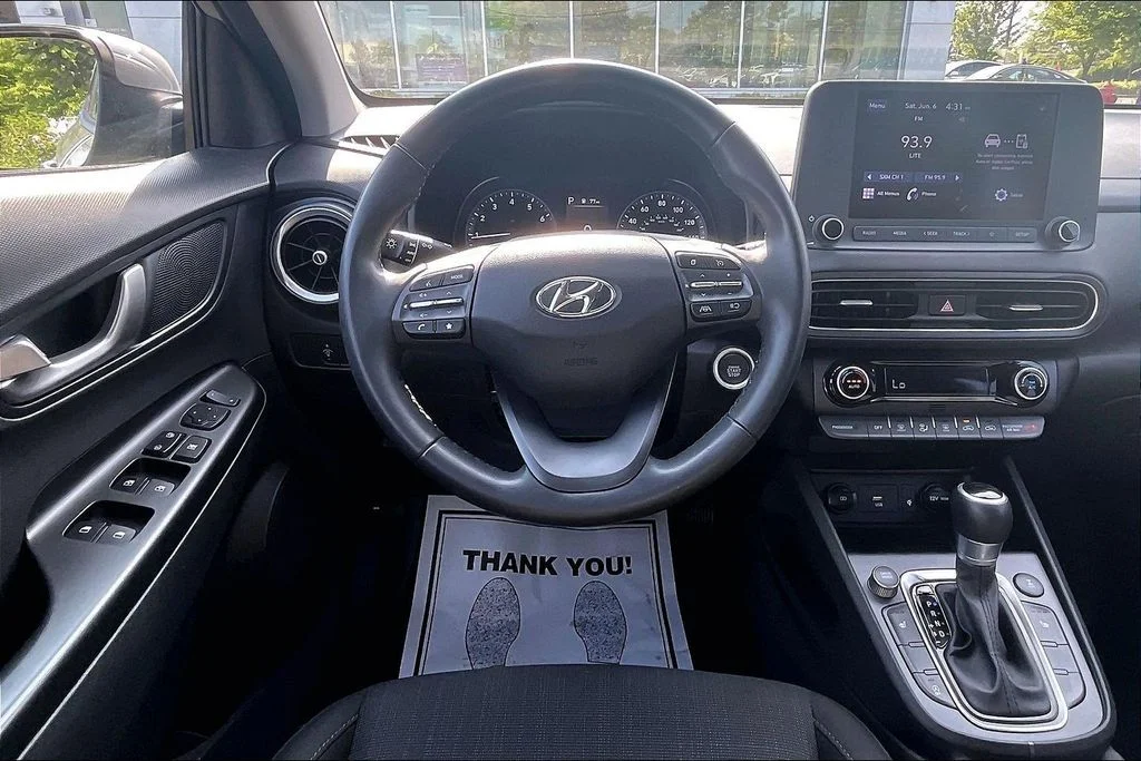 Used 2022 Silver Hyundai SEL image 5