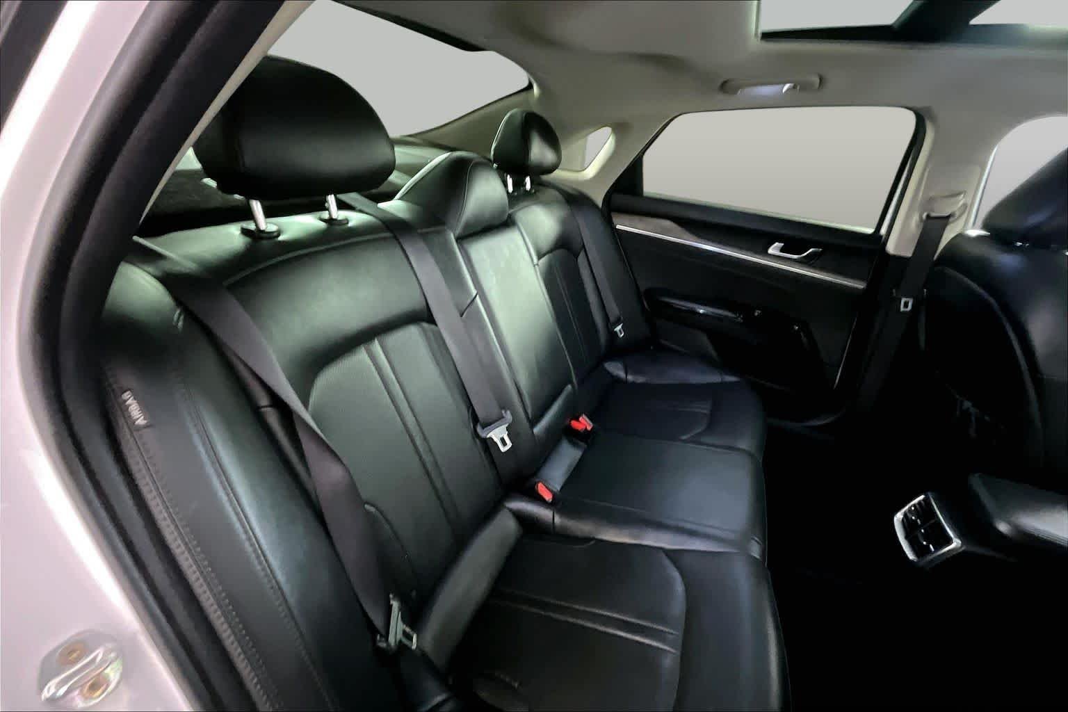 Used 2022 Glacial White Pearl Kia EX image 18