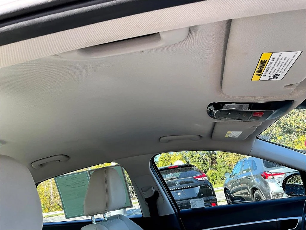 Used 2025 Silver Hyundai SEL image 23