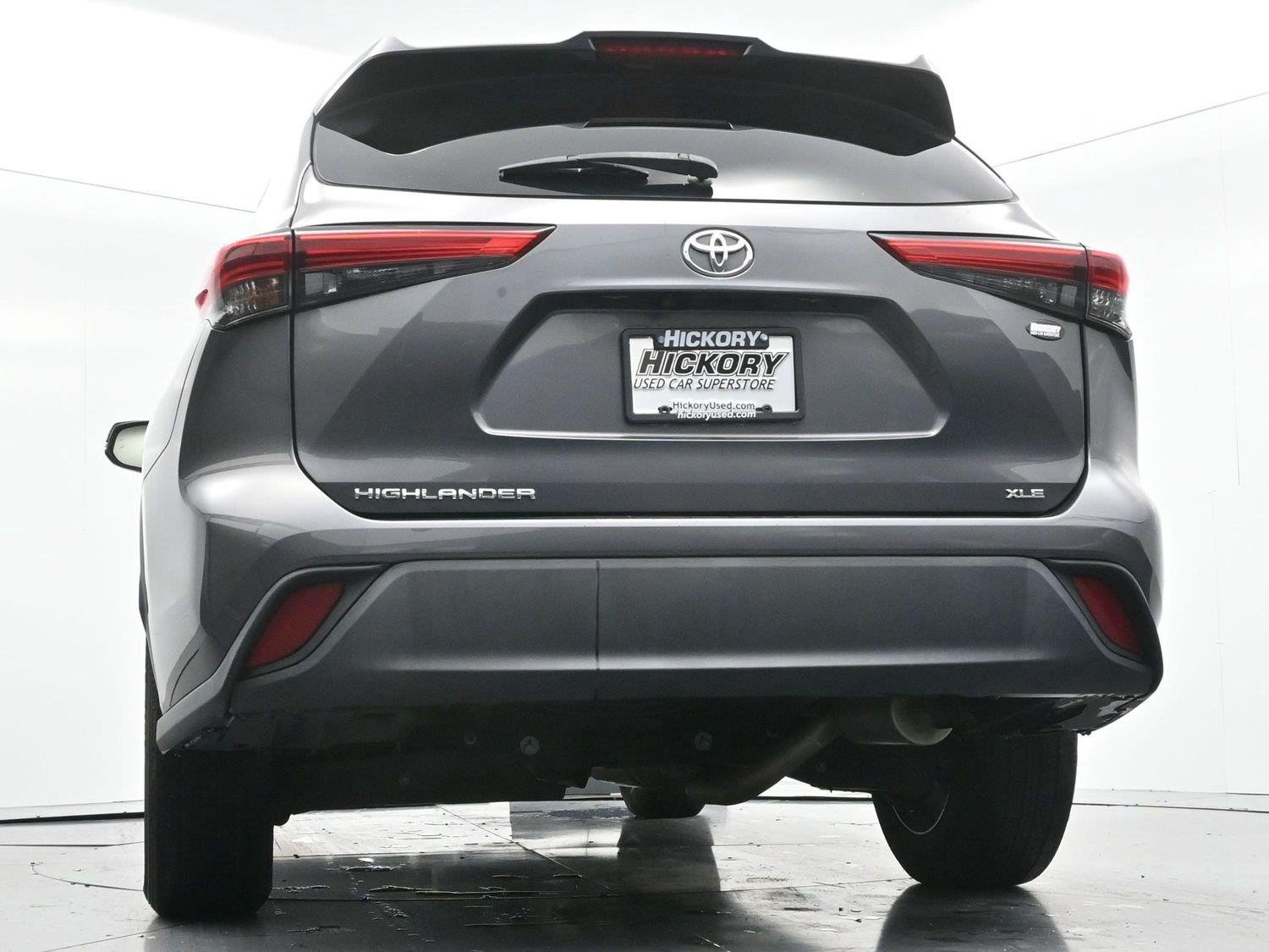 Used 2022 Magnetic Gray Metallic Toyota XLE image 57