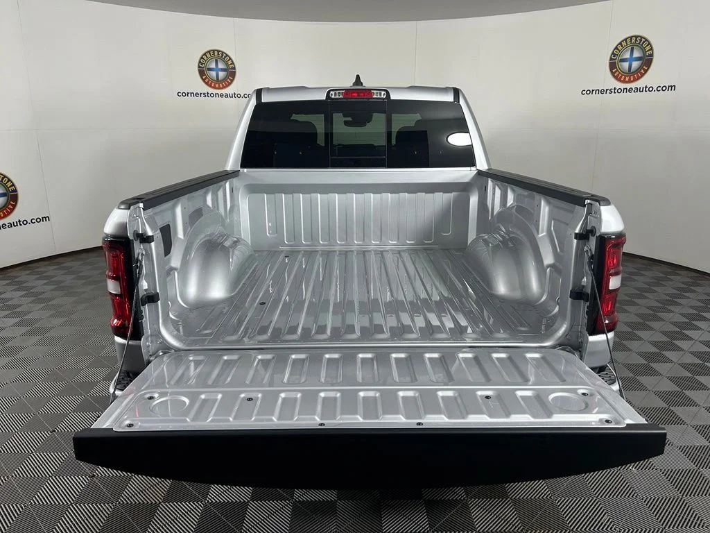 New 2026 Silver Zynith Exterior Paint RAM Big Horn/Lone Star image 18