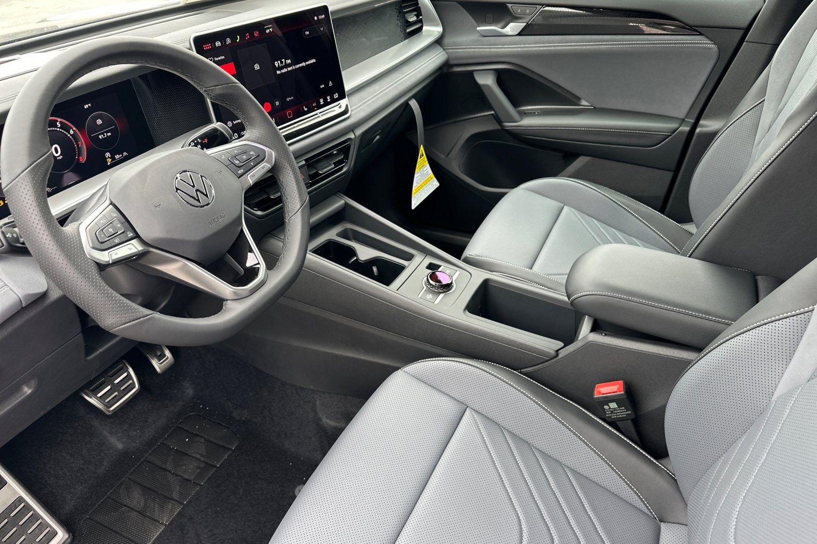 New 2026 Platinum Gray Metallic Volkswagen 2.0T SE R-Line Black image 10