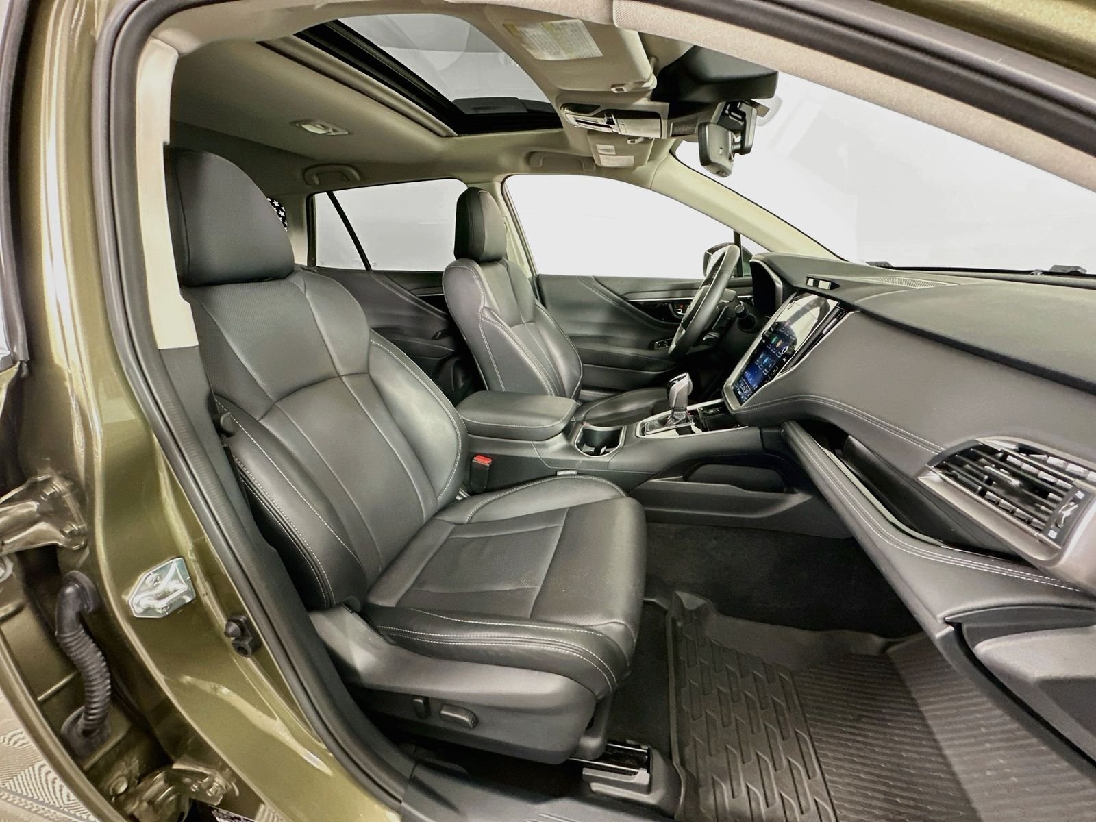 Used 2025 Autumn Green Metallic Subaru Limited image 30