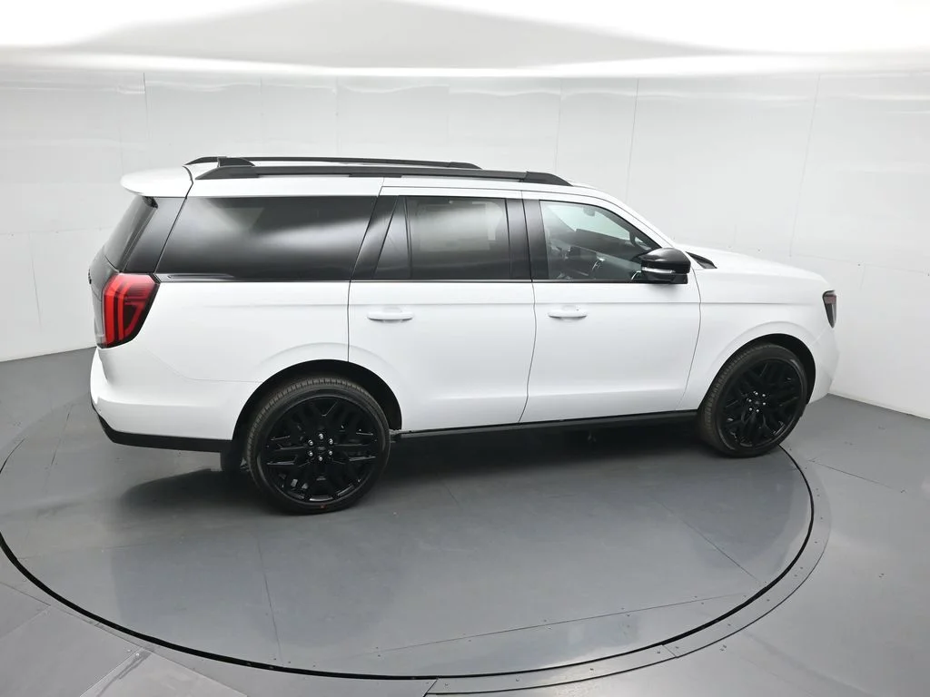 New 2026 Oxford White Ford Platinum image 34