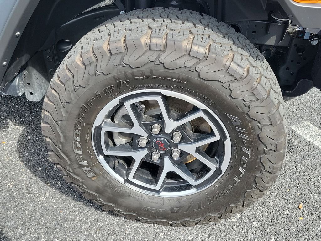 Used 2024 Gray Jeep Rubicon image 7
